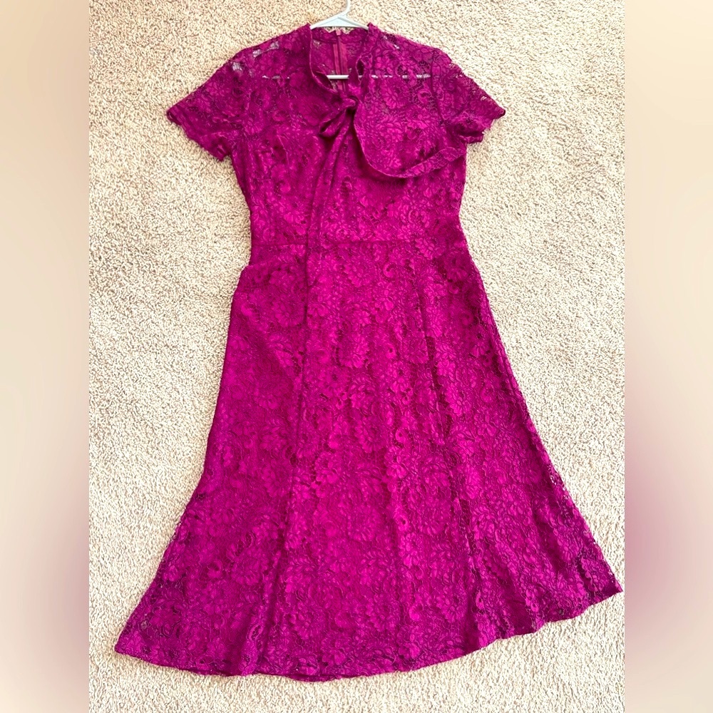 Gorgeous Ralph Lauren lace dress. Size 8